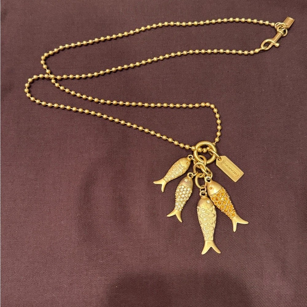 🐠‼️Rare vintage Y2K coach gold long fish necklace! ✨🐠